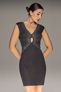 Vestido Curto Liso Decote V Com Brilho