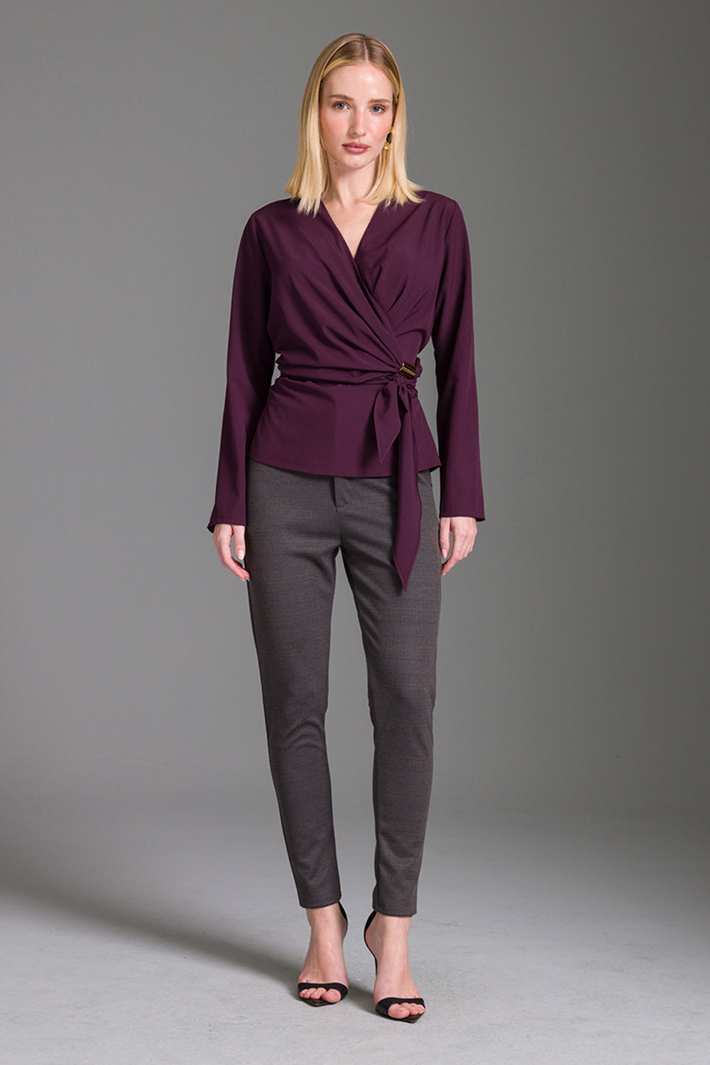 Blusa Decote V Lisa Com Amarração