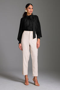 Blusa Gola Laço Lisa Com Punhos