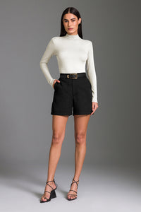 Blusa Ajustada Lisa Gola Alta Com Mangas Longas
