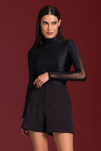 Blusa Ajustada Lisa Gola Alta Com Mangas Longas