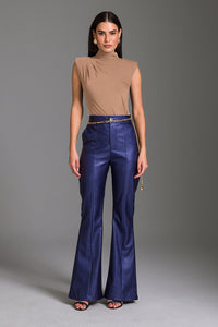 Blusa Ajustada Lisa Com Pregas
