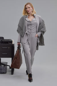 Calça Alfaiataria Risca De Giz Com Bolsos Faca