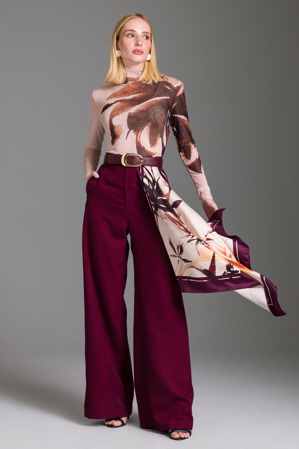 Calça Wide Lisa Com Bolsos Faca
