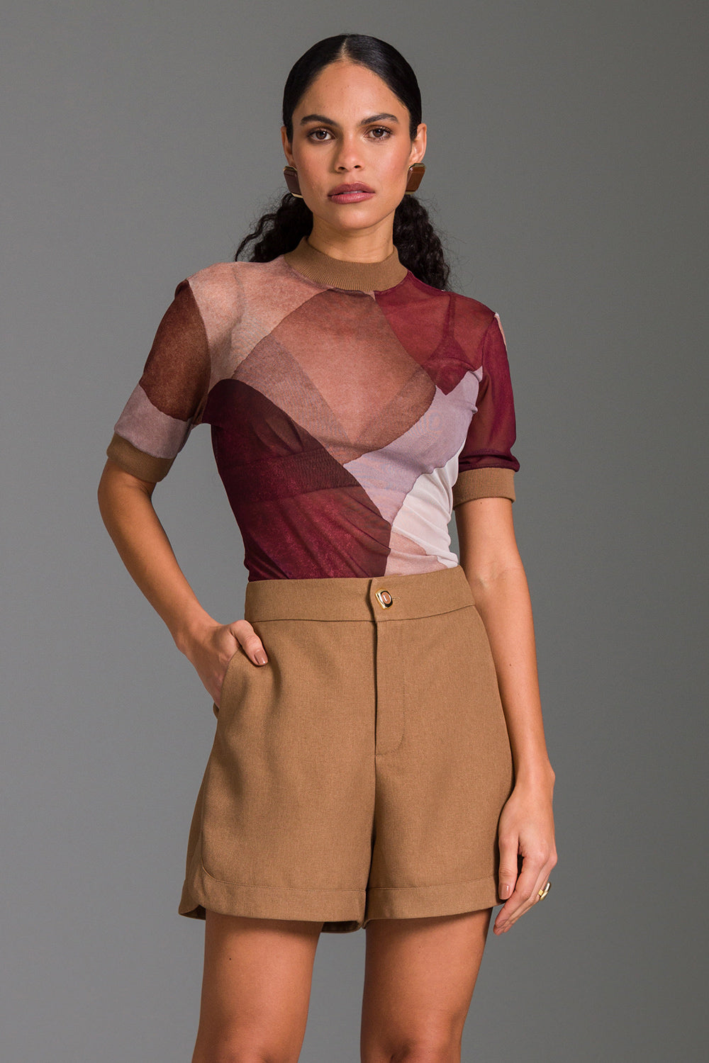 Short Alfaiataria Liso Com Detalhe Na Barra