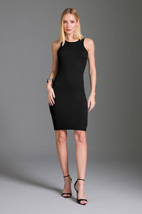 Vestido Curto Liso Sem Mangas