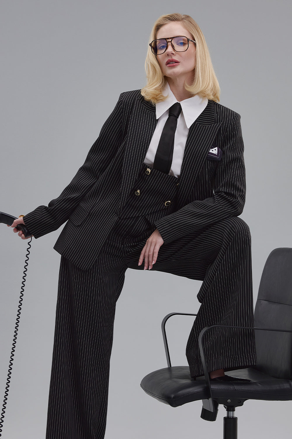 Blazer Reto Risca De Giz Com Lapelas