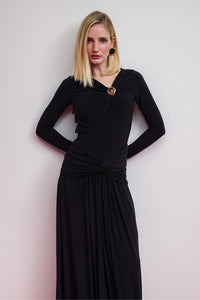 Vestido Longo Liso Mangas Longas Com Passante
