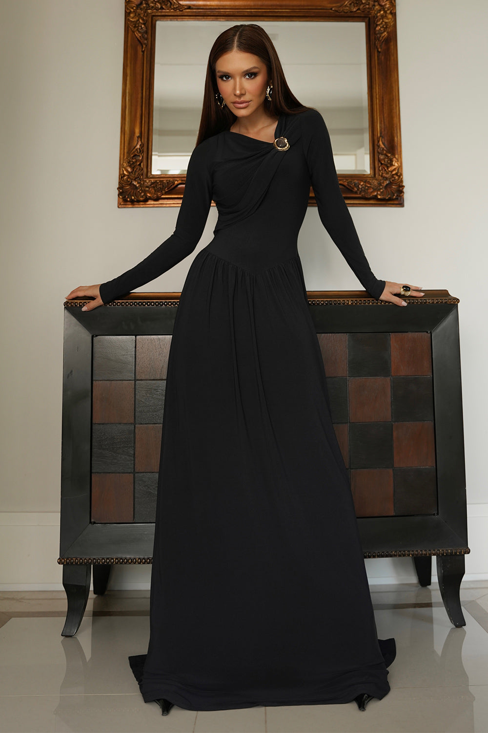 Vestido Longo Liso Mangas Longas Com Passante