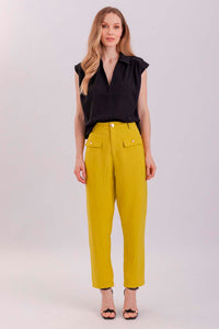Calça Alfaiataria Lisa Com Lapelas