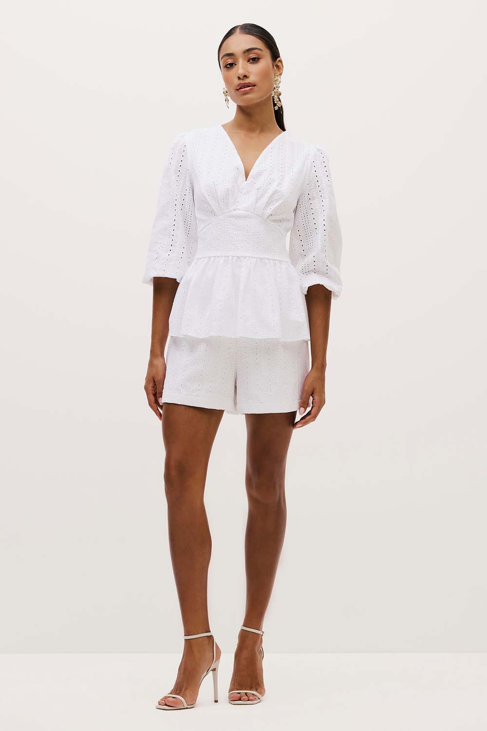 Short Cintura Alta Liso Com Renda No Cós