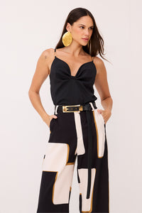 Blusa Lisa Alças Finas Com Enfeite