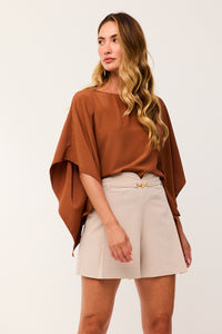 Blusa Ampla Lisa Com Decote Canoa