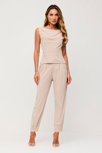 Blusa Ajustada Lisa Com Tomas