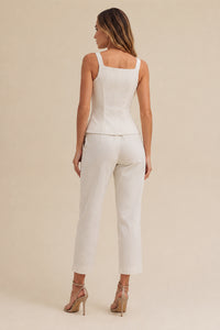 Blusa Estruturada Lisa Com Recortes