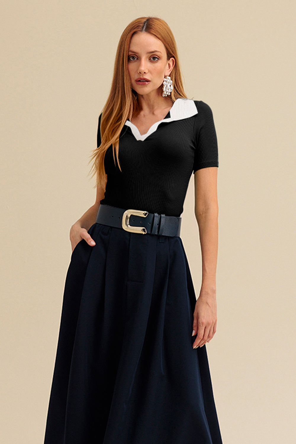 Blusa Ajustada Lisa Com Gola