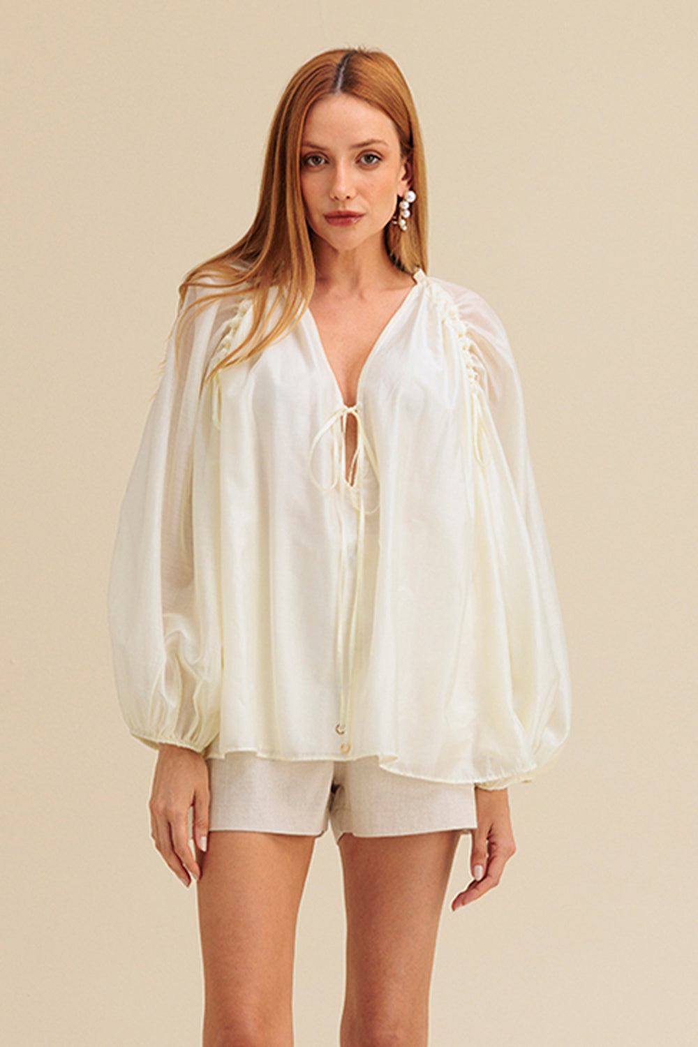Blusa Decote V Lisa Com Amarração