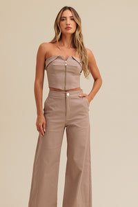 Calça Wide Lisa Com Bolsos Faca