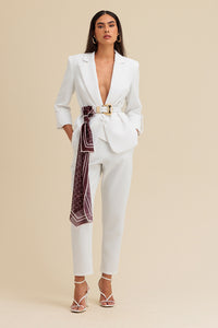 Blazer Ajustado Liso Com Martingales
