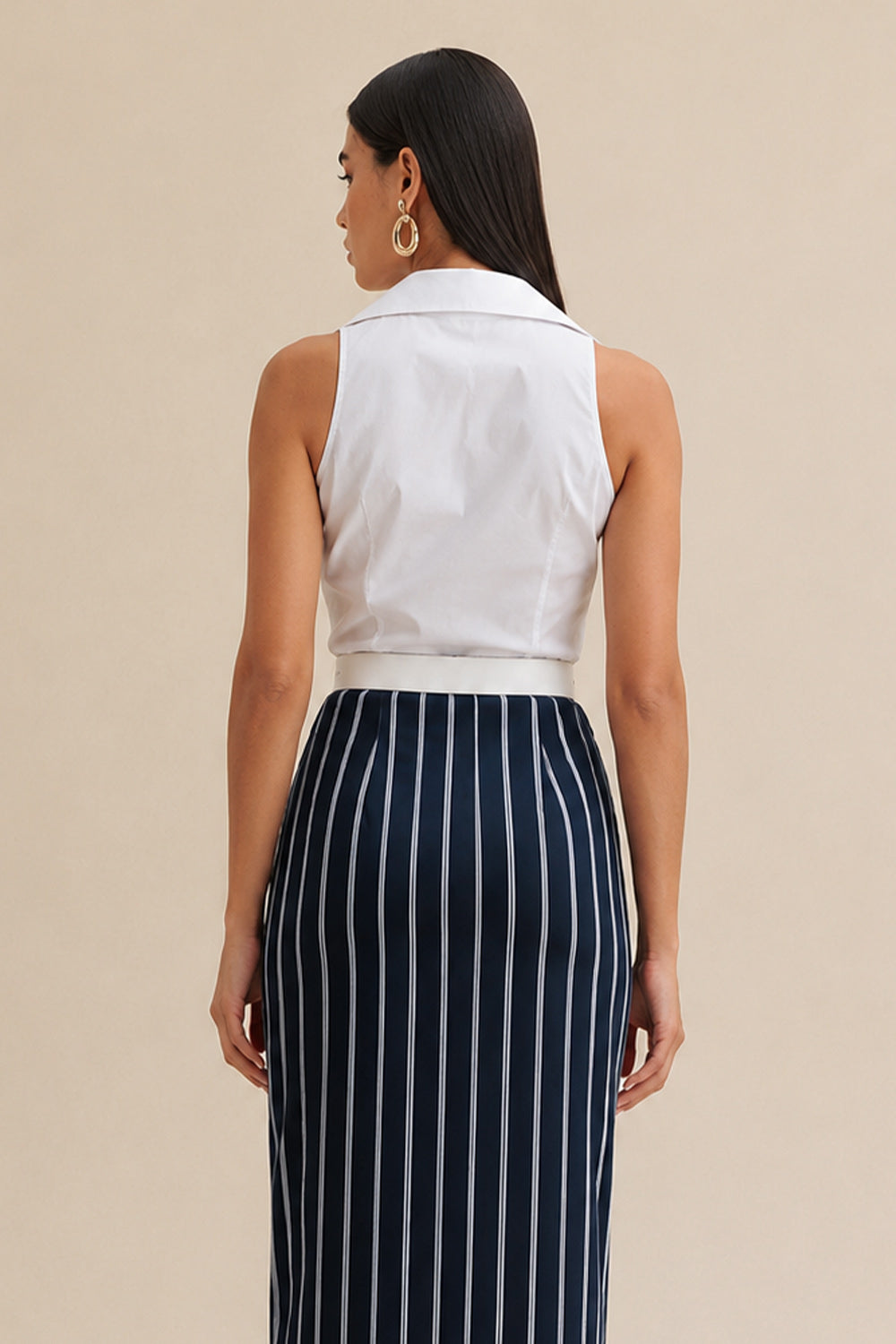 Camisa Ajustada Lisa Com Recortes