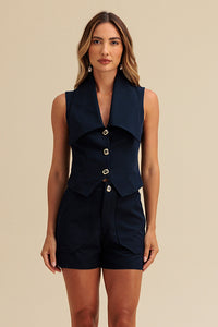 Short Alfaiataria Liso Com Maxi Bolsos