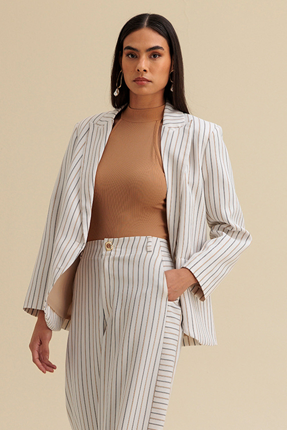 Blazer Reto Listrado Com Bolsos