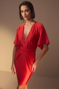 Vestido Curto Liso Com Mangas Amplas
