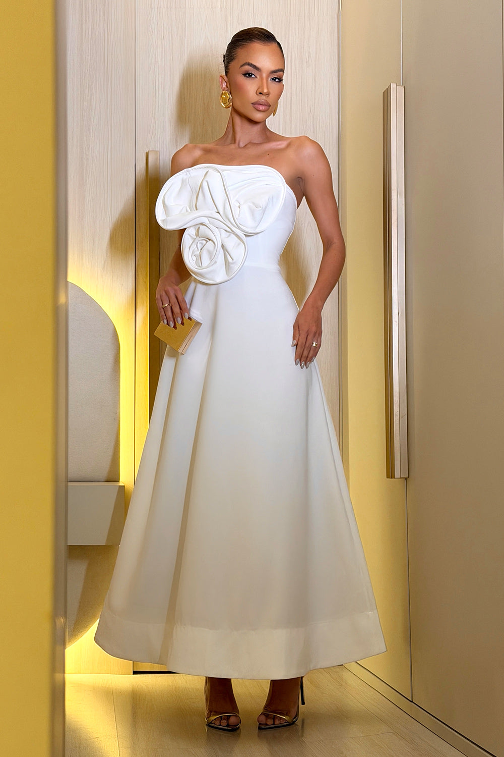Vestido Super Midi Liso Com Aplicação