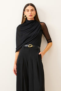 Blusa Ajustada Lisa Gola Alta