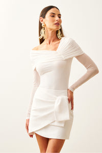 Blusa Ajustada Lisa Decote Assimétrico