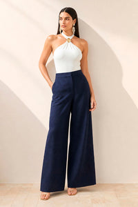 Blusa Ajustada Lisa Com Passante