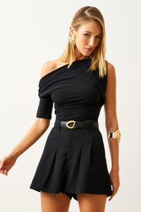 Short Alfaiataria Liso Com Pregas
