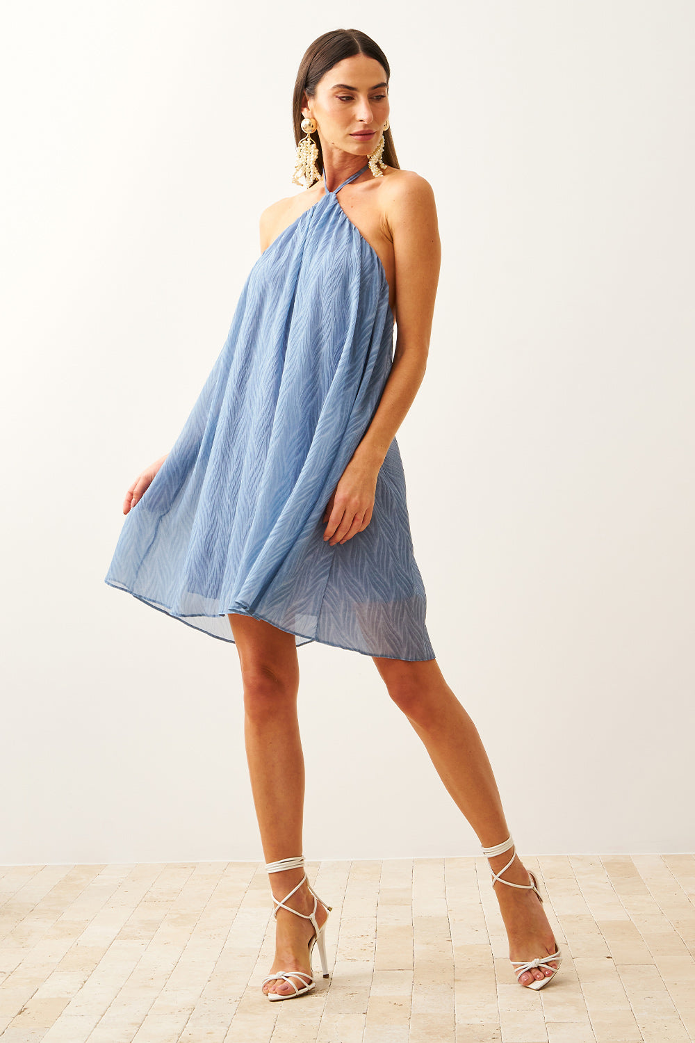Vestido Curto Frente Única Com Amarração