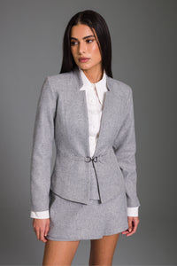 Blazer Ajustado Liso Com Recortes