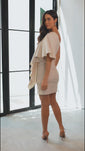 Stories de Vestido Curto Liso Com Babado